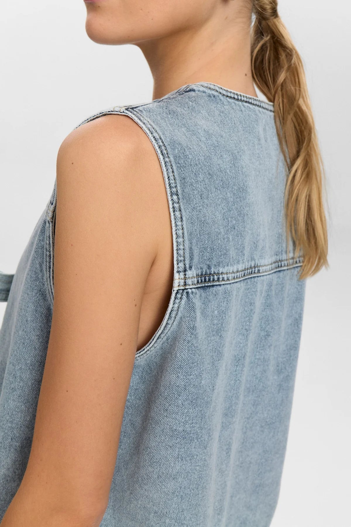 Nubrooklyn Vest