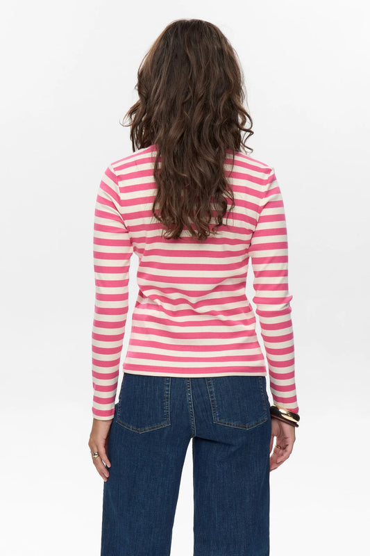 Person wearing a pink and white striped shirt and blue jeans on a white background