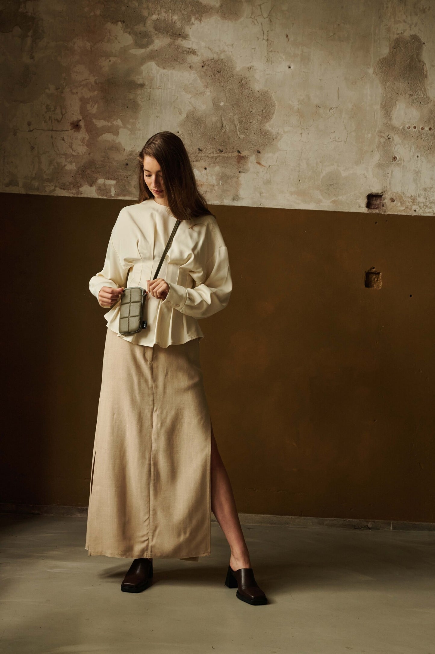 Luce Puffy Phone Pouch - Capers