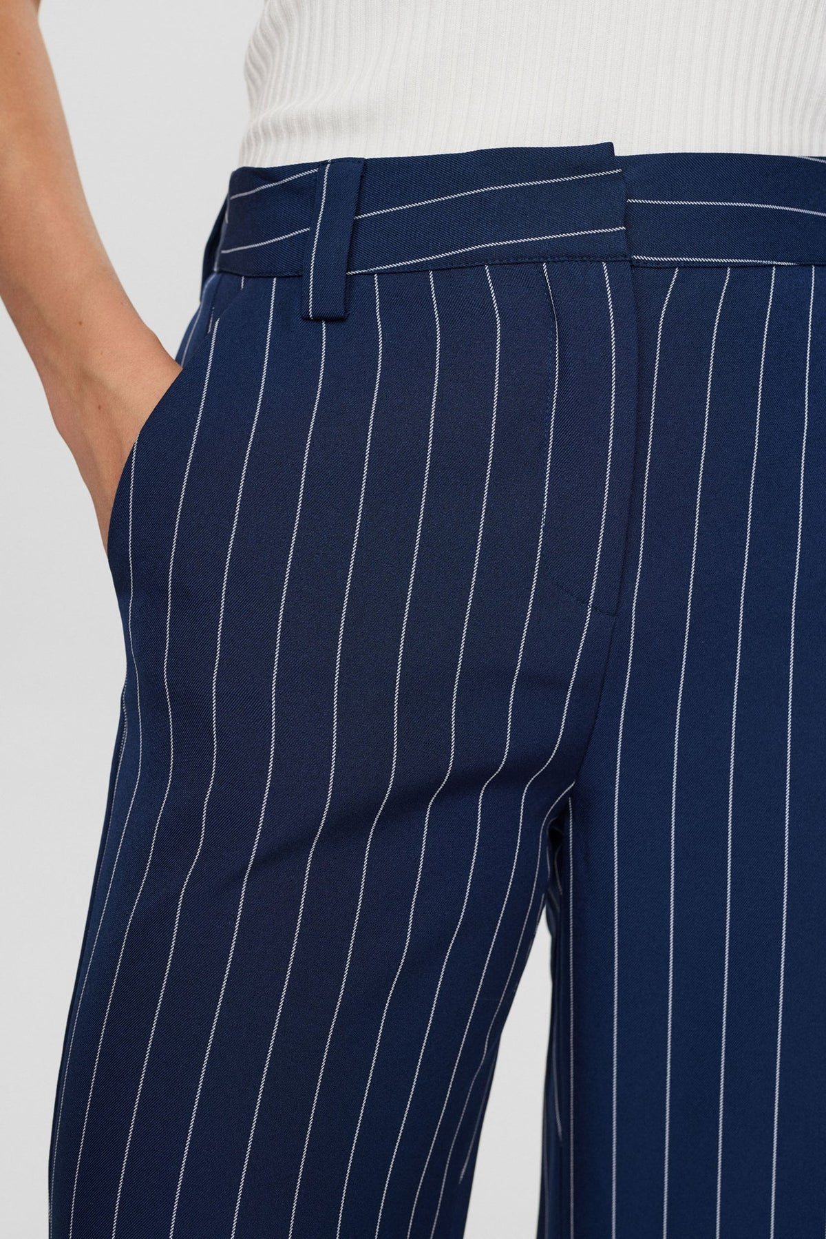 Nufelicia Pants