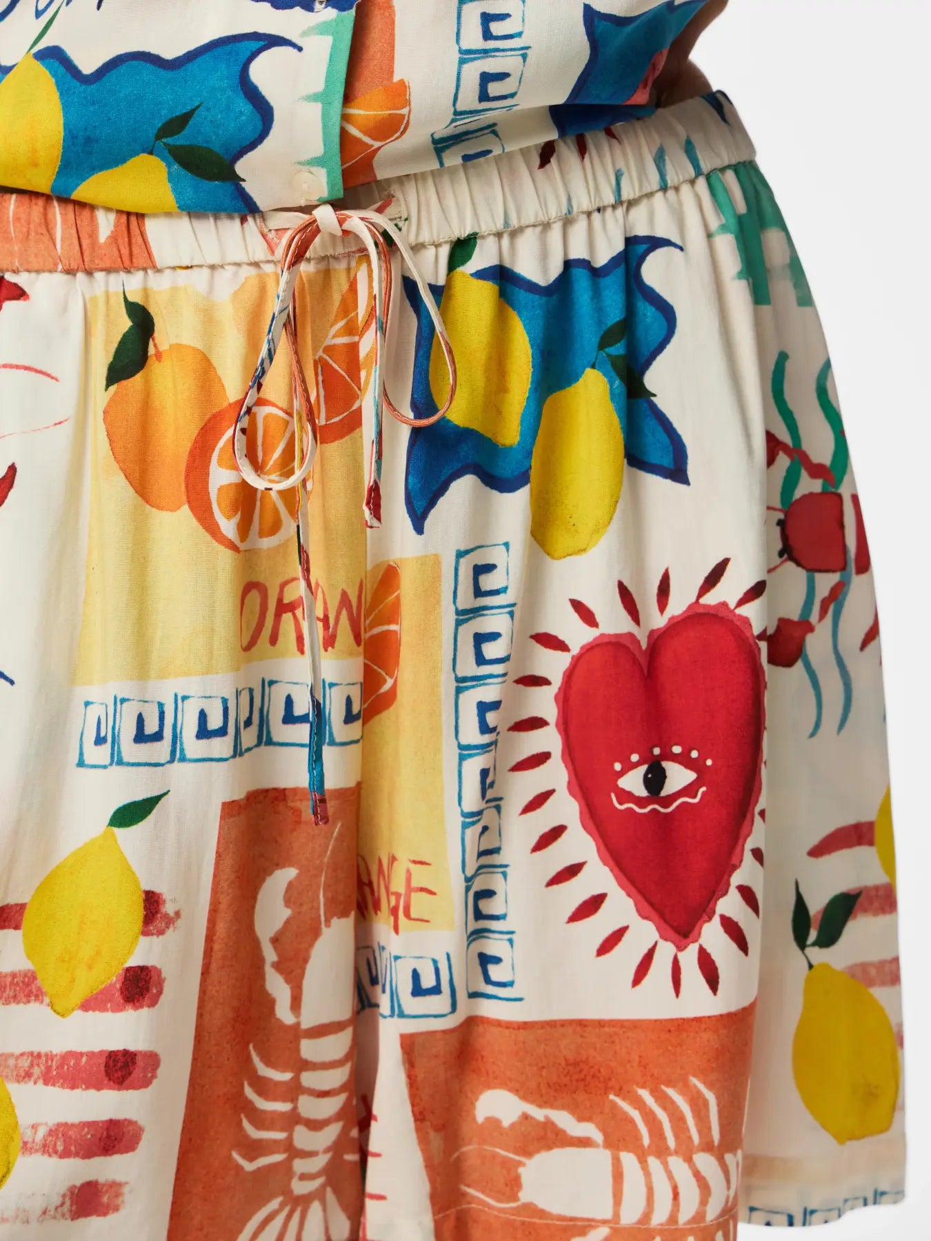 PCKlarisa Shorts- Eggnog/Heart Print