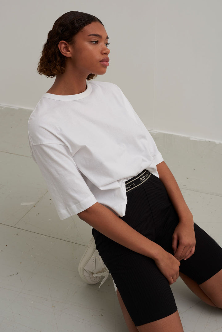ESSigne 2/4 Boxy T-shirt (Black)