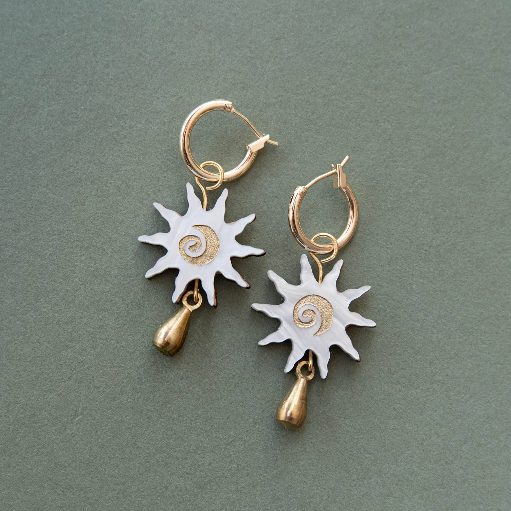 Pepper You Sol Hoop Earrings White