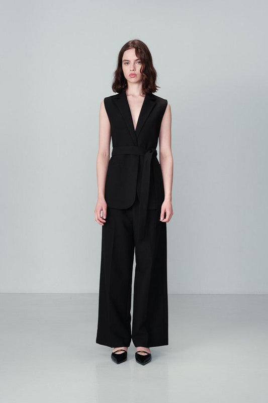 Nommy Sleeveless Blazer